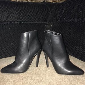 Black heeled boots